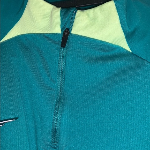 Like New Nike Women's Teal and Lime Green Athletic Top - Picture 7 of 8